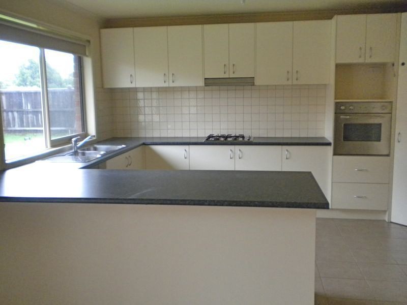 39 Breamlea Way, Cranbourne West VIC 3977