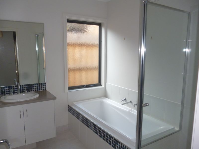 12 Ercildoune Court, Cranbourne VIC 3977