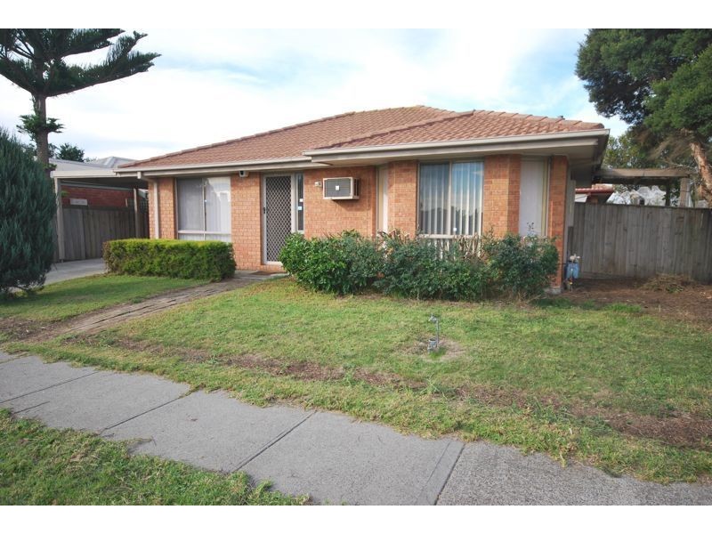 1/42 Navarre Drive, Cranbourne West VIC 3977