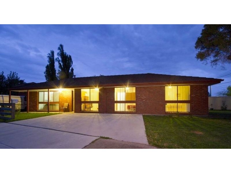20 Cochrane Street, Cranbourne VIC 3977