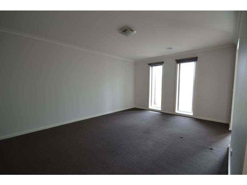 29 Dan Morgan Drive, Clyde VIC 3978