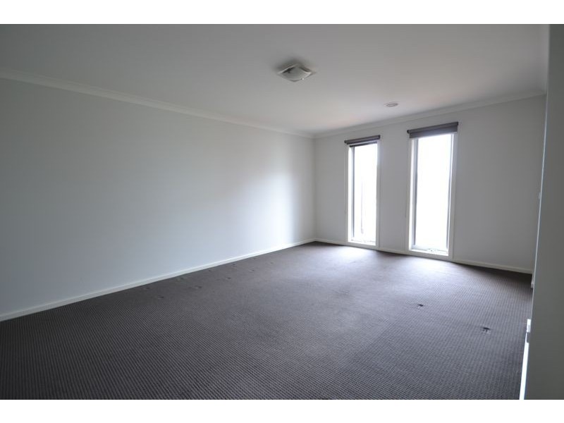 29 Dan Morgan Drive, Clyde VIC 3978