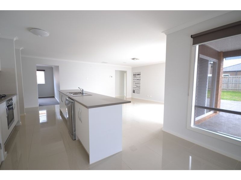 29 Dan Morgan Drive, Clyde VIC 3978
