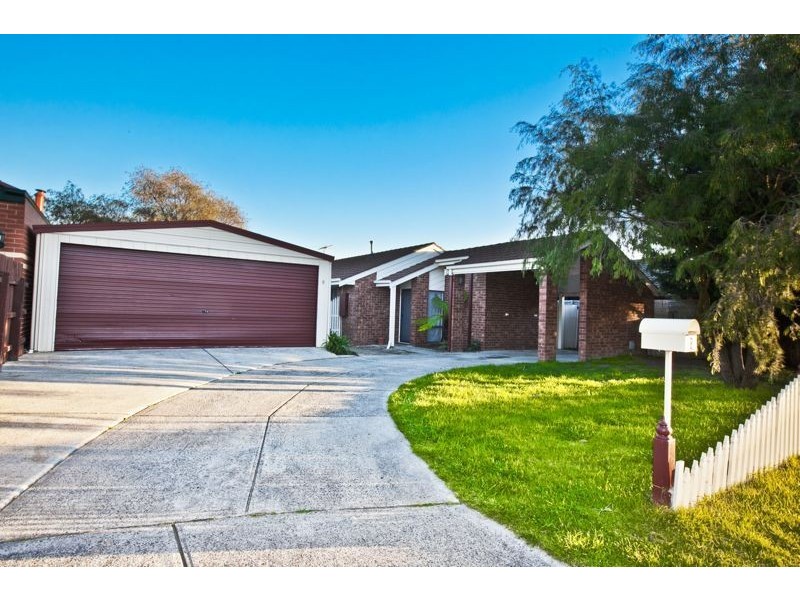 8 Craigton Court, Cranbourne North VIC 3977