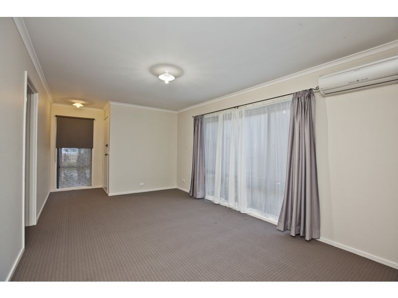 8 Craigton Court, Cranbourne North VIC 3977