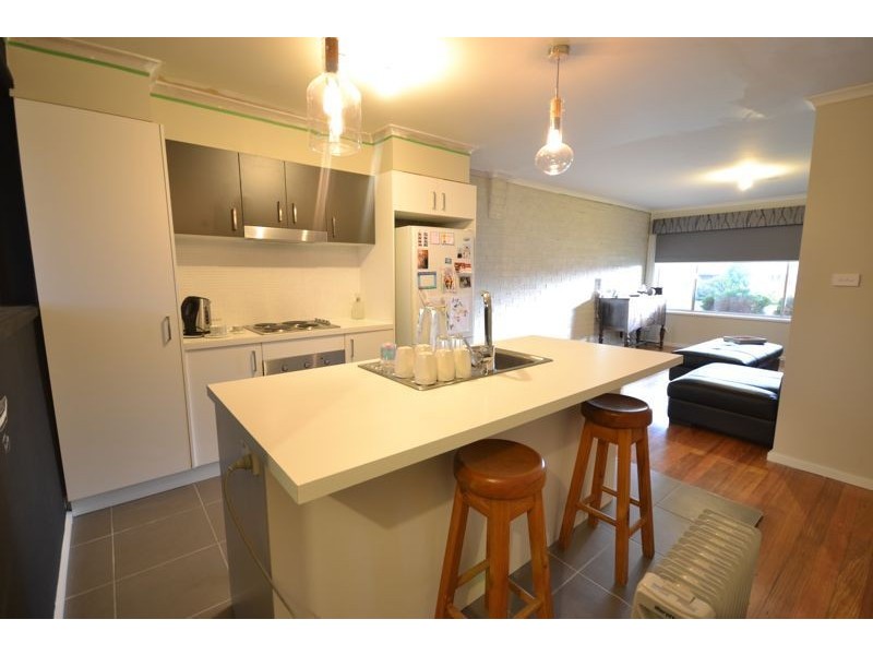 1/8 McLaren Avenue, Cranbourne VIC 3977