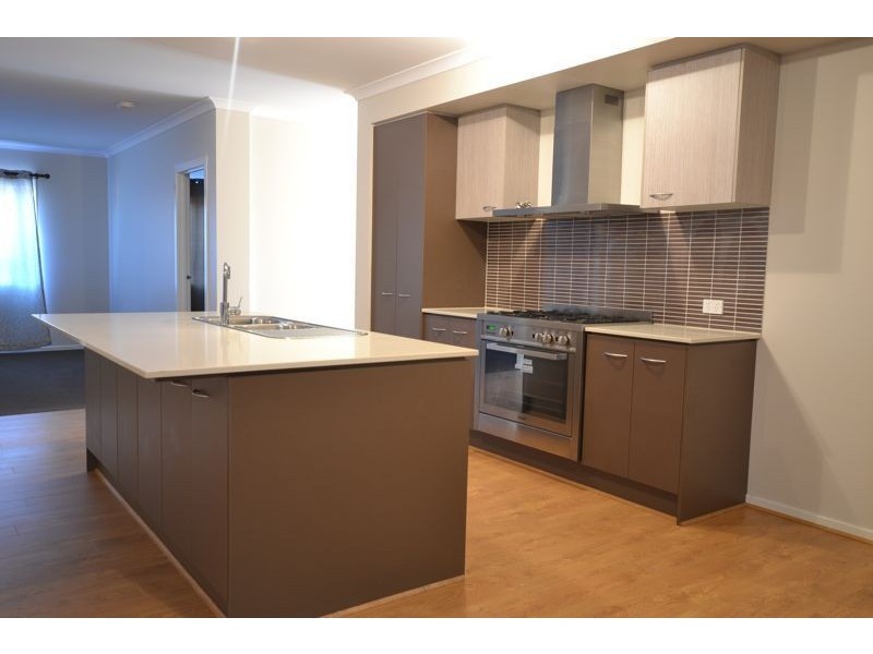 8 Palomino Avenue, Clyde VIC 3978