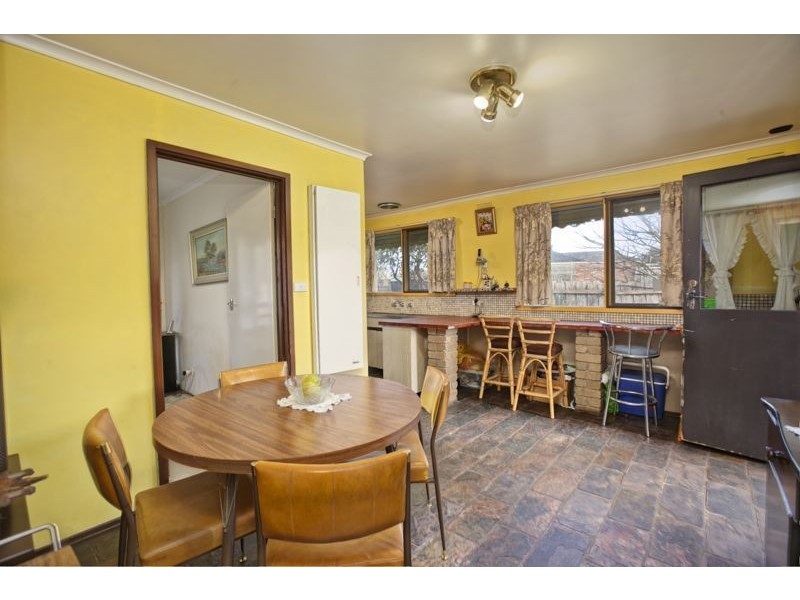 17 Dearing Avenue, Cranbourne VIC 3977