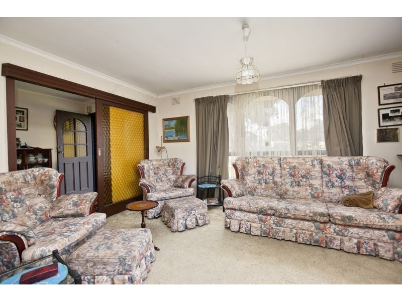 17 Dearing Avenue, Cranbourne VIC 3977