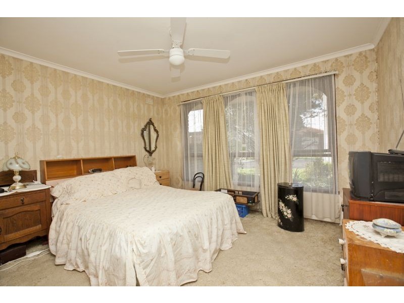 17 Dearing Avenue, Cranbourne VIC 3977