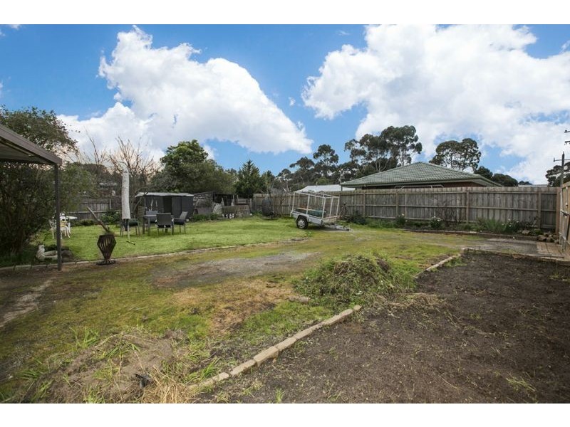 17 Dearing Avenue, Cranbourne VIC 3977