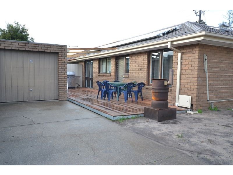 1/2 Fairfield Street, Cranbourne VIC 3977