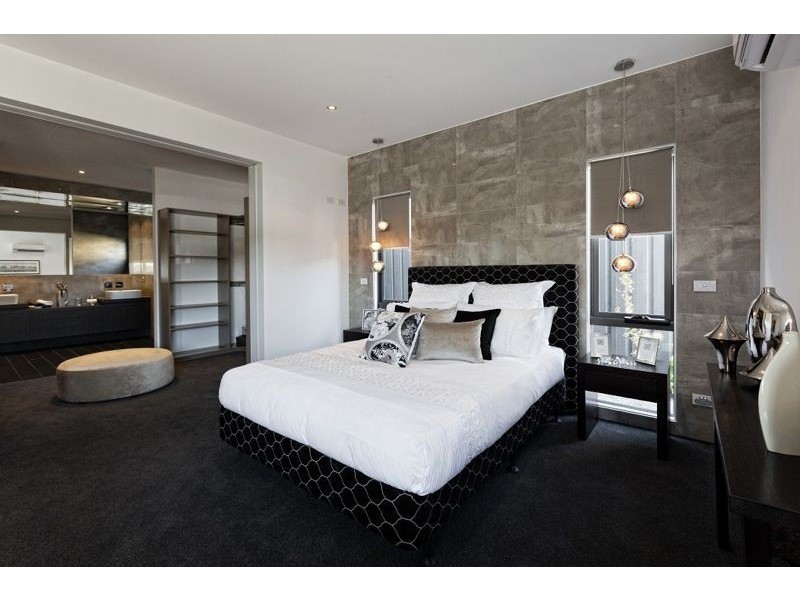 7 Fortuna Cresent, Cranbourne West VIC 3977
