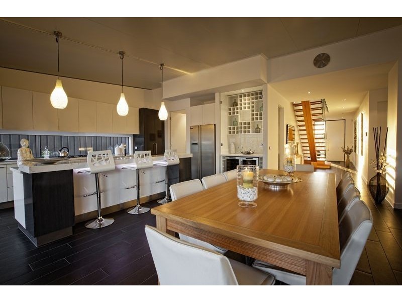 7 Fortuna Cresent, Cranbourne West VIC 3977