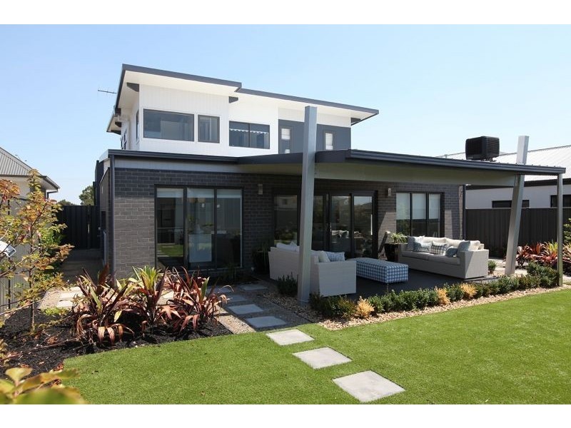 7 Fortuna Cresent, Cranbourne West VIC 3977