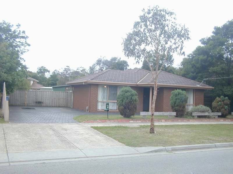 37 Huon Park Road, Cranbourne North VIC 3977