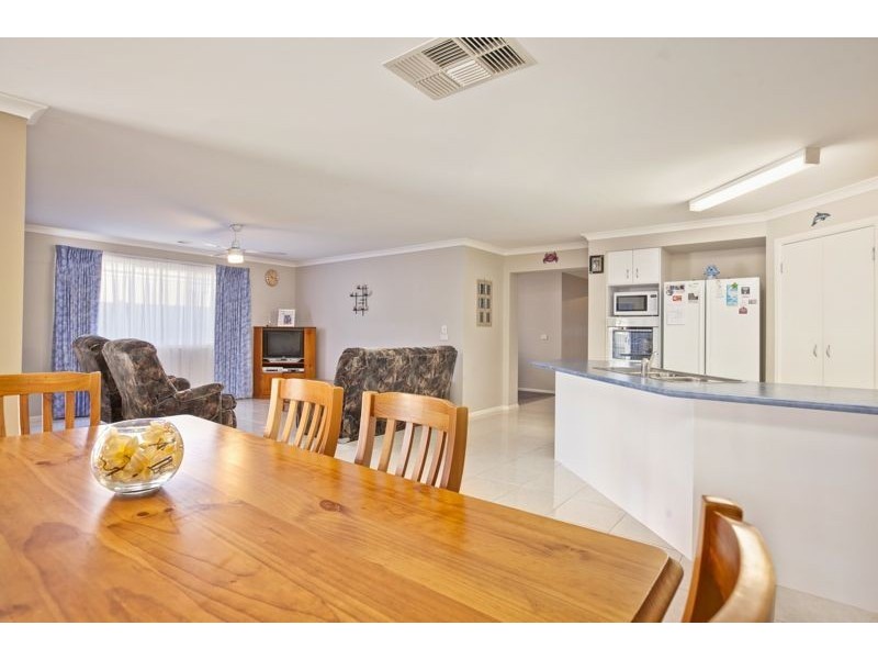 6 Dorset Court, Cranbourne North VIC 3977