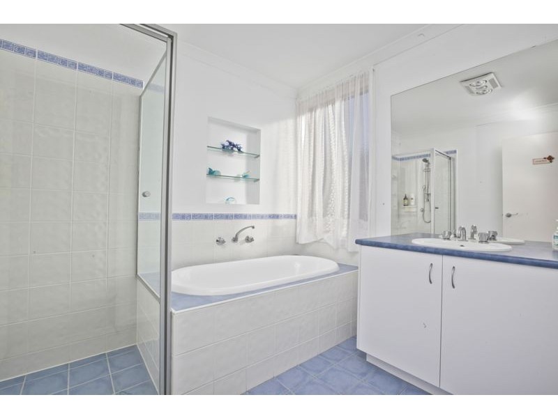 6 Dorset Court, Cranbourne North VIC 3977