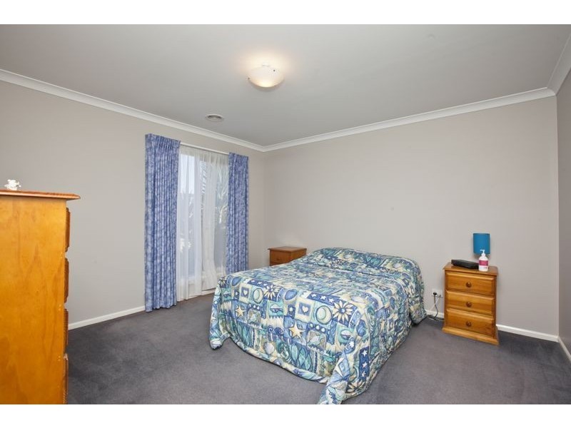 6 Dorset Court, Cranbourne North VIC 3977