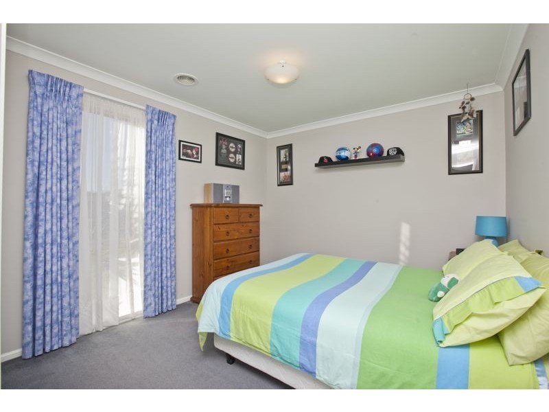 6 Dorset Court, Cranbourne North VIC 3977