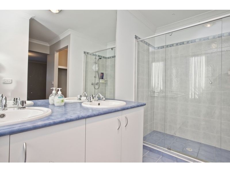 6 Dorset Court, Cranbourne North VIC 3977