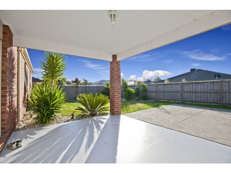 6 Dorset Court, Cranbourne North VIC 3977