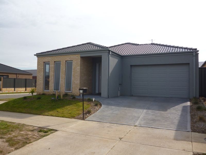 31 Connewara Crescent, Clyde VIC 3978