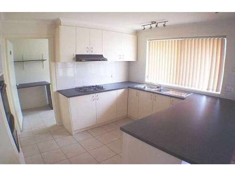 25 Raisell Road, Cranbourne West VIC 3977