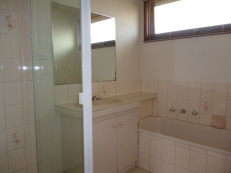 6 Caitlyn Court, Cranbourne VIC 3977