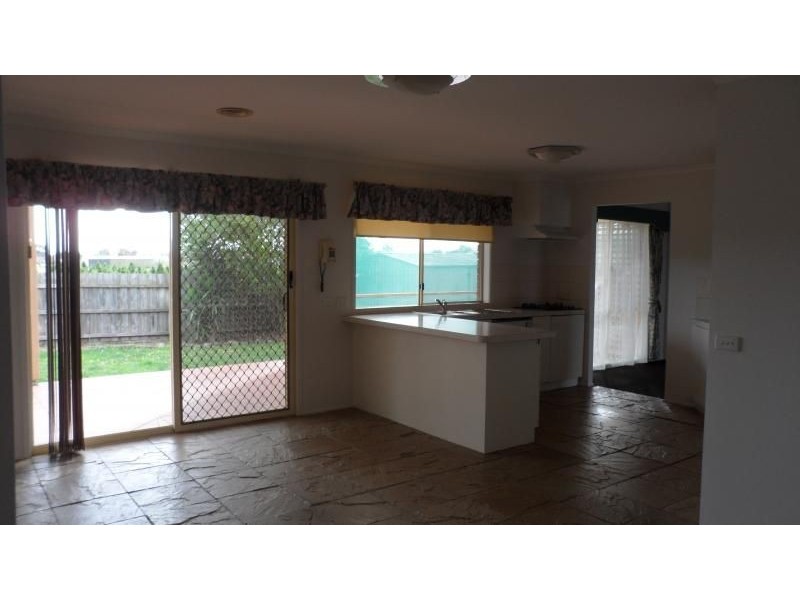 5 Jema Close, Narre Warren South VIC 3805