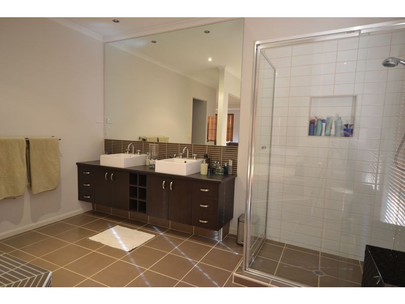 1 Kimberley Downs Court, Narre Warren South VIC 3805