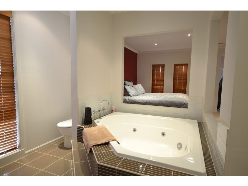 1 Kimberley Downs Court, Narre Warren South VIC 3805