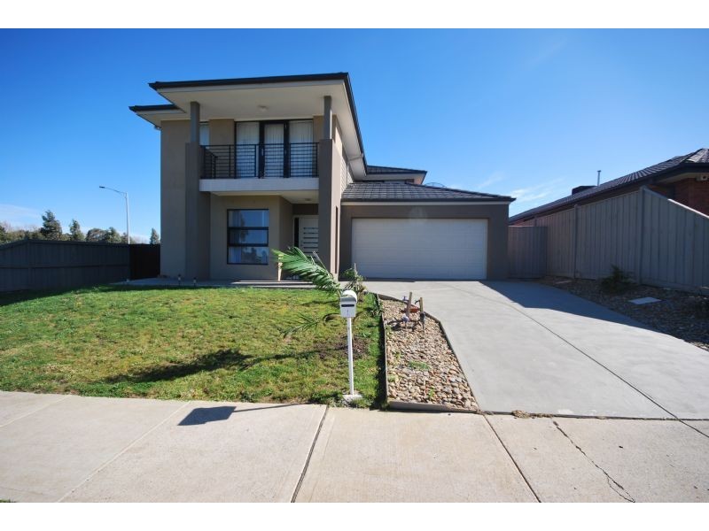 1 Bushranger Boulevard, Cranbourne East VIC 3977