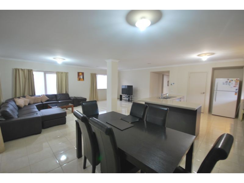 1 Bushranger Boulevard, Cranbourne East VIC 3977