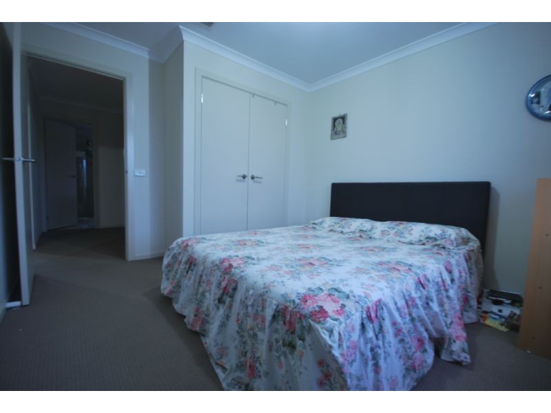 1 Bushranger Boulevard, Cranbourne East VIC 3977