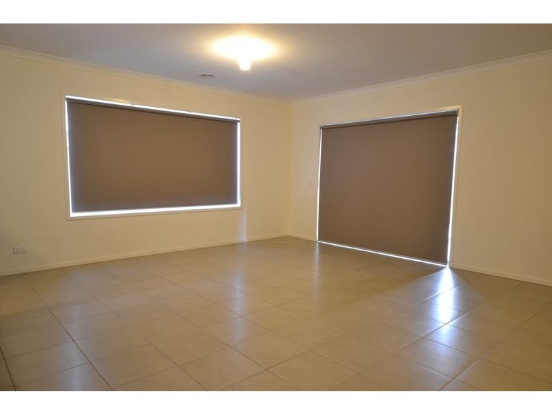 15 Datura Avenue, Cranbourne North VIC 3977