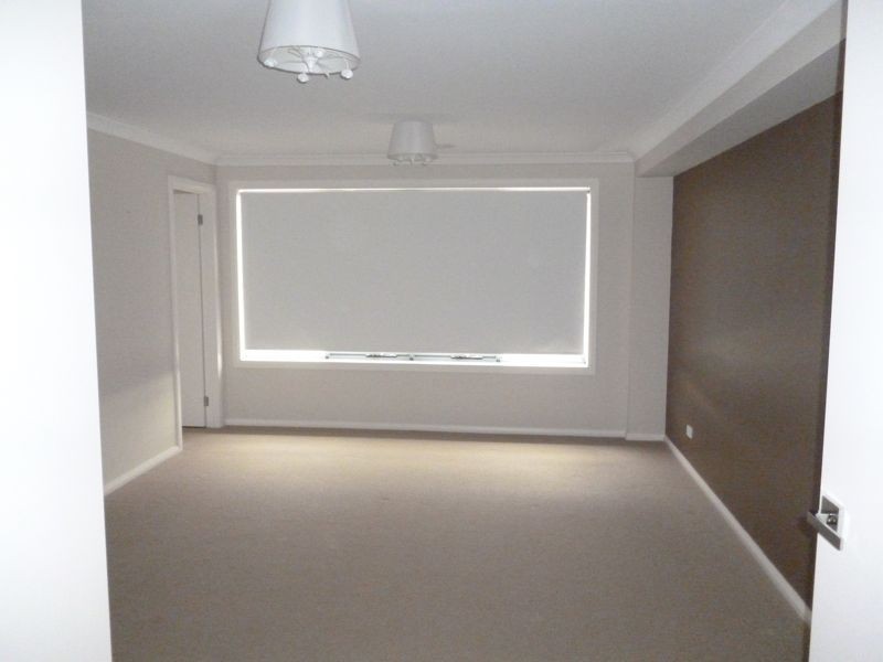 14 Peisley Crescent, Cranbourne East VIC 3977