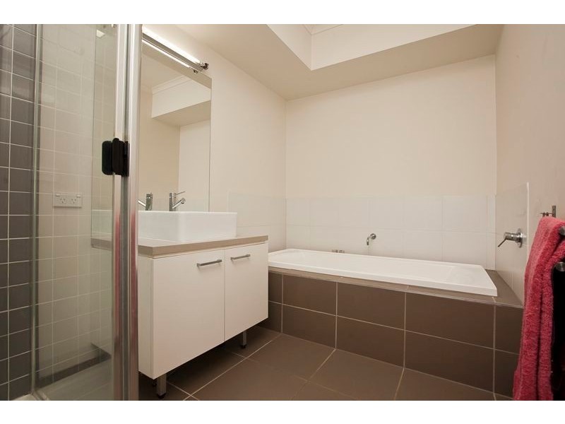 10 Karri Drive, Cranbourne North VIC 3977