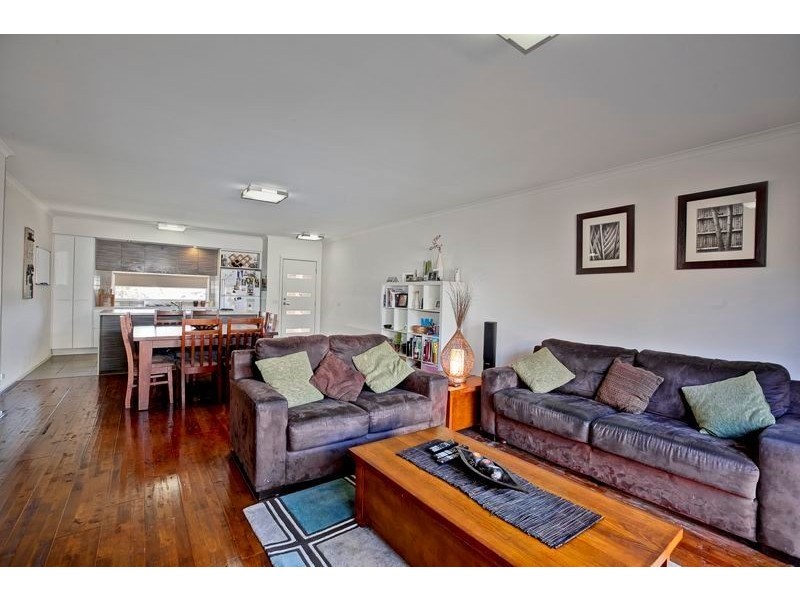 10 Karri Drive, Cranbourne North VIC 3977