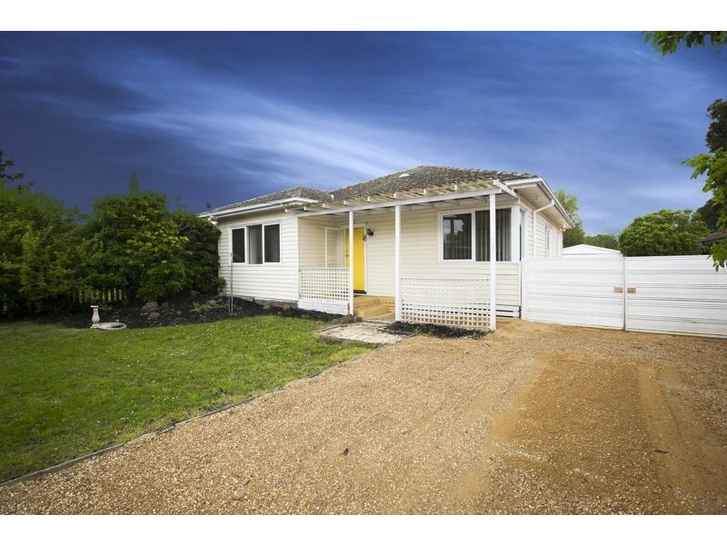 25 Ainsleigh Court, Cranbourne VIC 3977