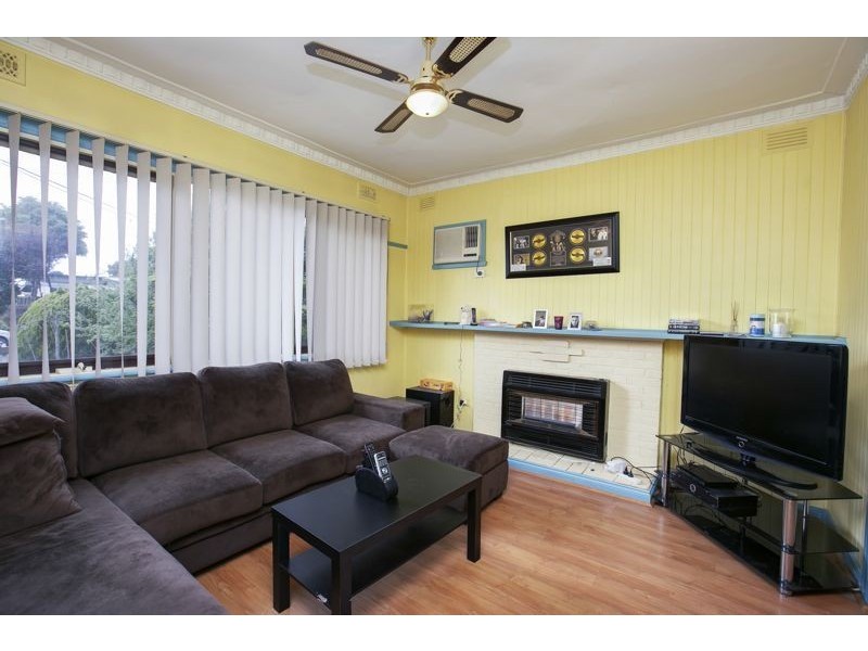 25 Ainsleigh Court, Cranbourne VIC 3977