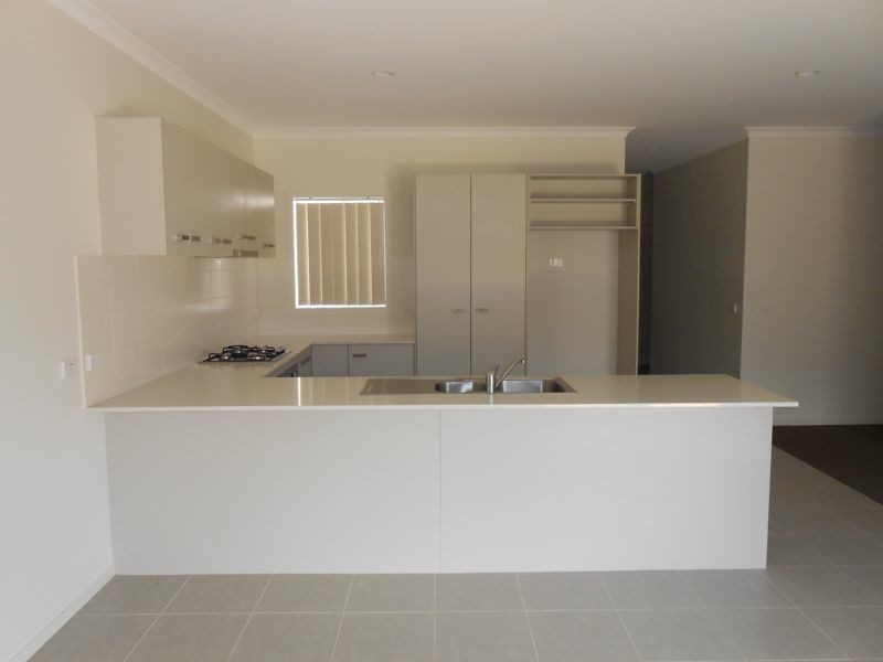 10 Penley Lane, Sandhurst VIC 3977