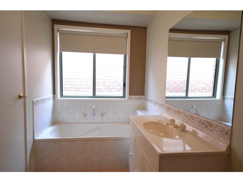 3 Andre Court, Cranbourne West VIC 3977