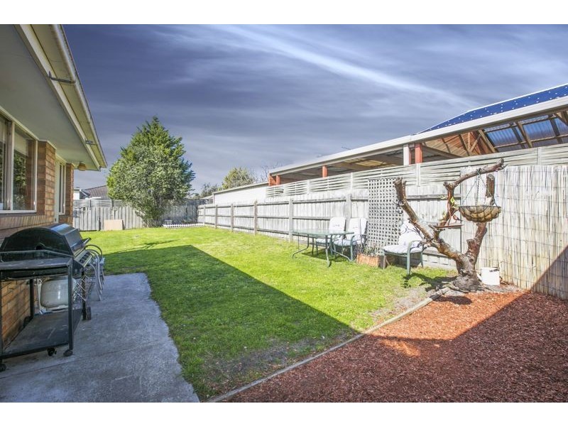 12 Jessie Street, Cranbourne North VIC 3977