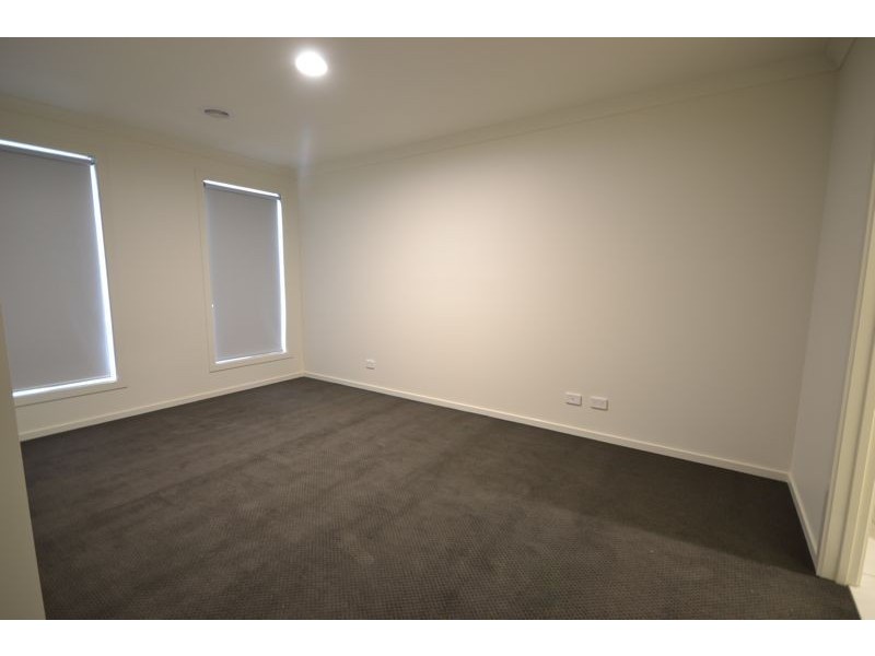 63 Villella Drive, Pakenham VIC 3810