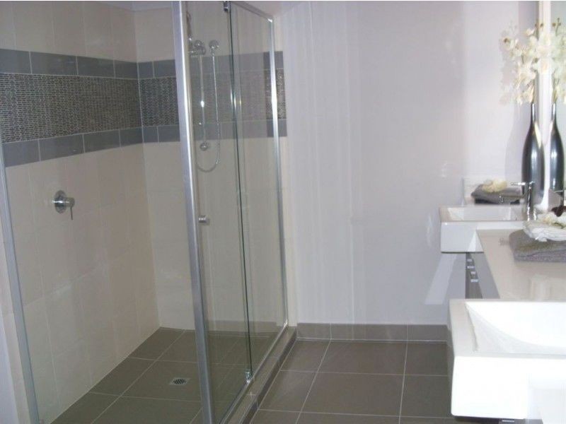 16 Kindred Avenue, Cranbourne North VIC 3977