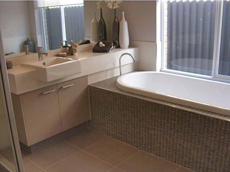 16 Kindred Avenue, Cranbourne North VIC 3977