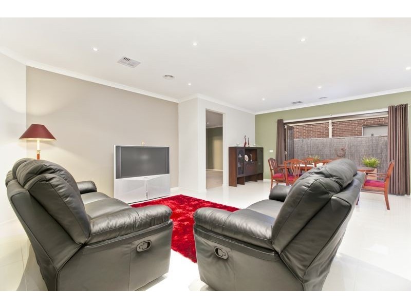 16 Noremac Grove, Lyndhurst VIC 3975