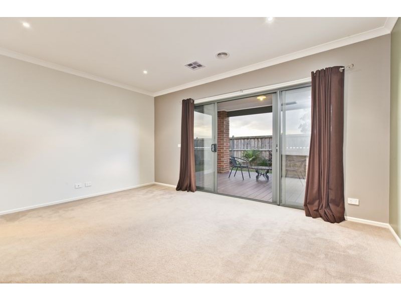 16 Noremac Grove, Lyndhurst VIC 3975