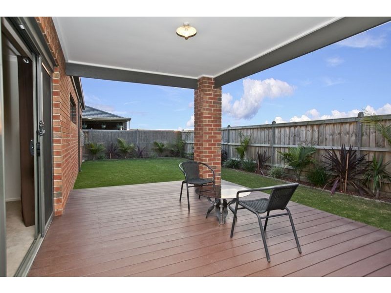 16 Noremac Grove, Lyndhurst VIC 3975